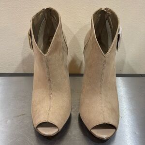 NWOT Guess Booties